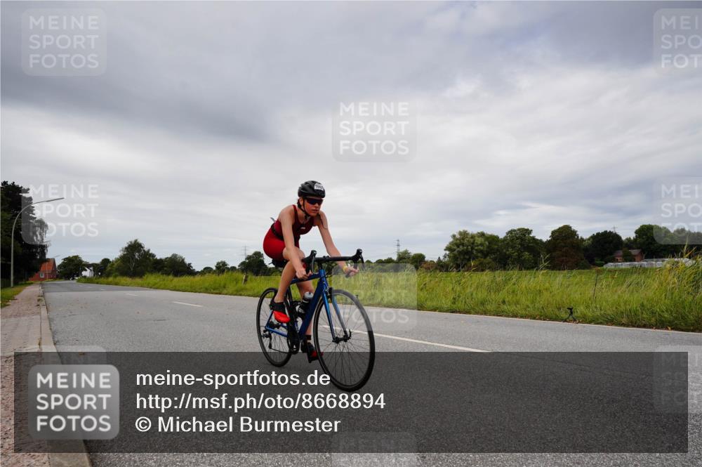 31.08.2025 - Elbe Triathlon Hamburg Michael Burmester http://msf.ph/oto/8668894 31.08.2025 12:31:35 Radfahren 1662 meine-sportfotos.de