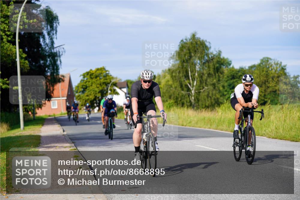 31.08.2025 - Elbe Triathlon Hamburg Michael Burmester http://msf.ph/oto/8668895 31.08.2025 09:49:33 Radfahren 365, 410, 426, 430, 537, 594, 783, 834, 892 meine-sportfotos.de