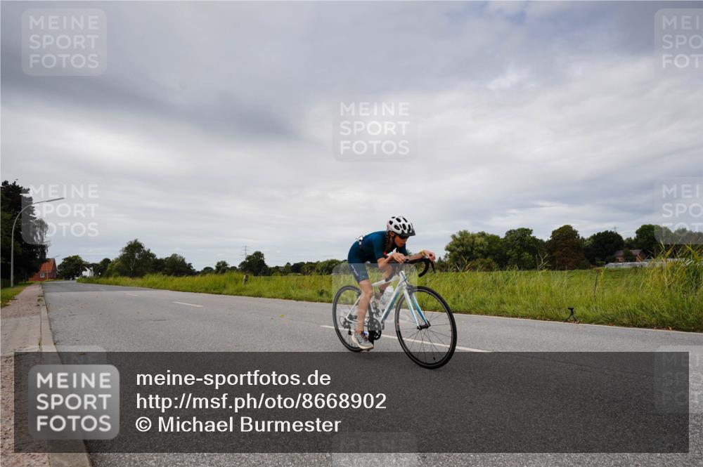 31.08.2025 - Elbe Triathlon Hamburg Michael Burmester http://msf.ph/oto/8668902 31.08.2025 12:32:53 Radfahren 1657 meine-sportfotos.de