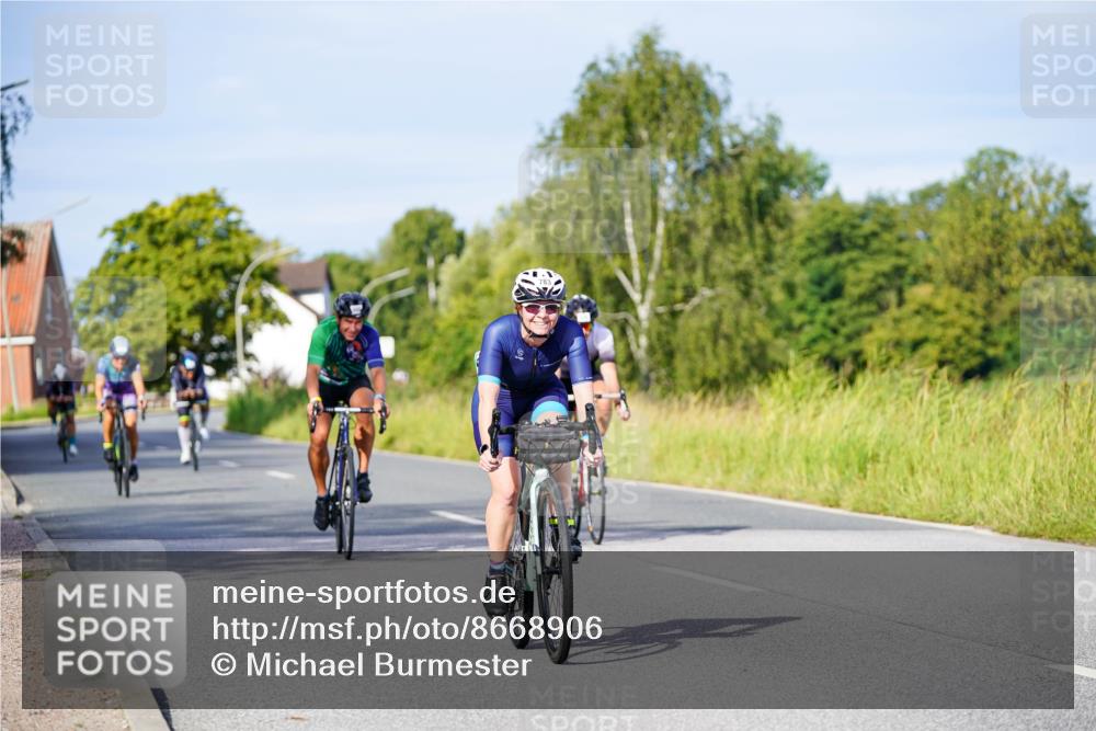31.08.2025 - Elbe Triathlon Hamburg Michael Burmester http://msf.ph/oto/8668906 31.08.2025 09:49:35 Radfahren 365, 410, 426, 430, 594, 783, 834, 892, 914 meine-sportfotos.de