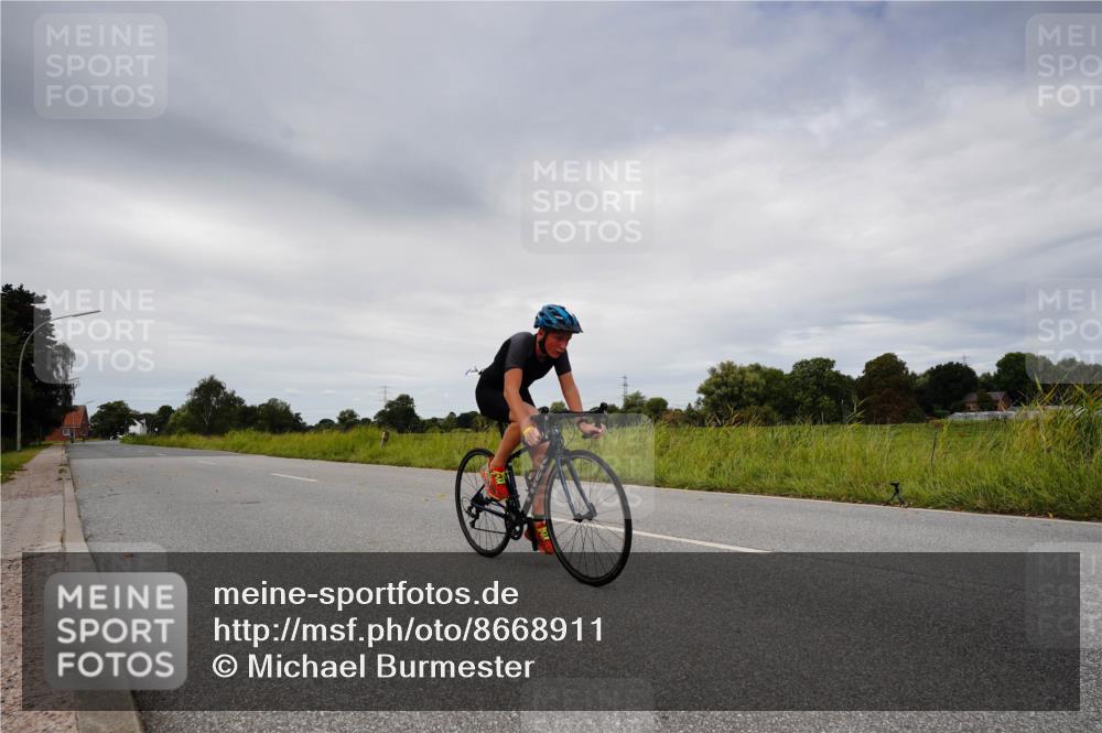 31.08.2025 - Elbe Triathlon Hamburg Michael Burmester http://msf.ph/oto/8668911 31.08.2025 12:33:38 Radfahren 1634 meine-sportfotos.de