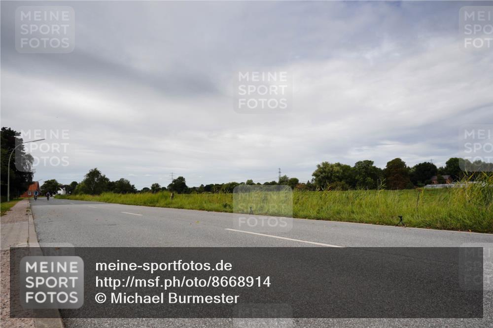 31.08.2025 - Elbe Triathlon Hamburg Michael Burmester http://msf.ph/oto/8668914 31.08.2025 12:33:46 Radfahren 1652 meine-sportfotos.de