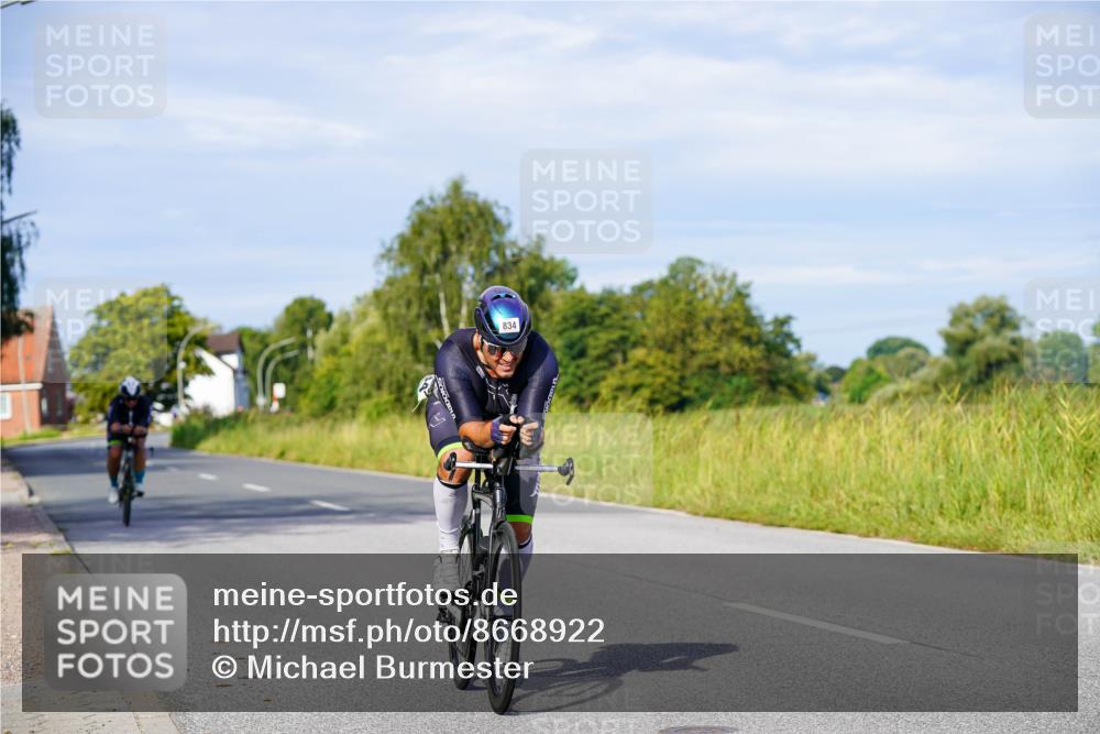 31.08.2025 - Elbe Triathlon Hamburg Michael Burmester http://msf.ph/oto/8668922 31.08.2025 09:49:39 Radfahren 410, 834, 892, 914 meine-sportfotos.de