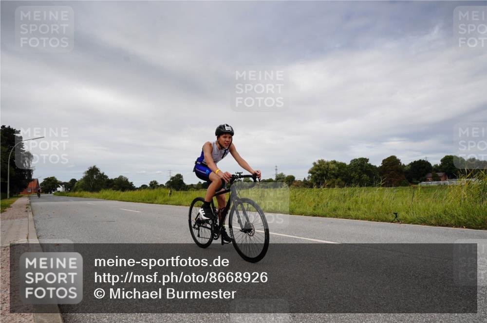 31.08.2025 - Elbe Triathlon Hamburg Michael Burmester http://msf.ph/oto/8668926 31.08.2025 12:35:28 Radfahren 1646, 1653, 1664 meine-sportfotos.de