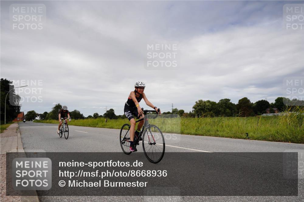 31.08.2025 - Elbe Triathlon Hamburg Michael Burmester http://msf.ph/oto/8668936 31.08.2025 12:36:50 Radfahren 1637, 1659 meine-sportfotos.de