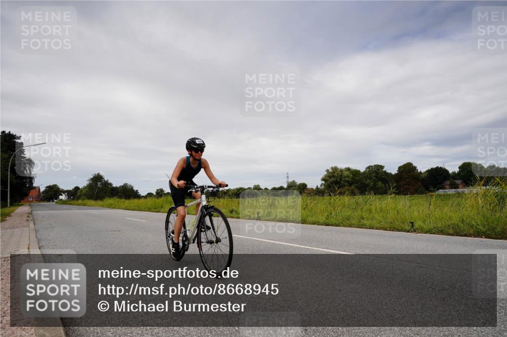 31.08.2025 - Elbe Triathlon Hamburg Michael Burmester http://msf.ph/oto/8668945 31.08.2025 12:37:36 Radfahren 1654, 1663 meine-sportfotos.de