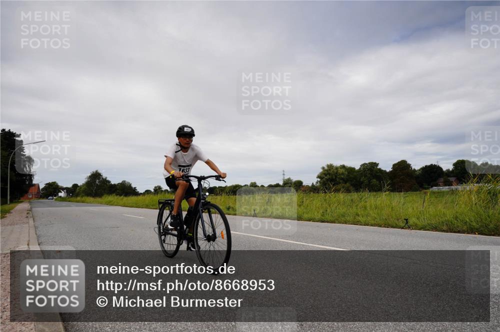 31.08.2025 - Elbe Triathlon Hamburg Michael Burmester http://msf.ph/oto/8668953 31.08.2025 12:38:48 Radfahren 1633 meine-sportfotos.de