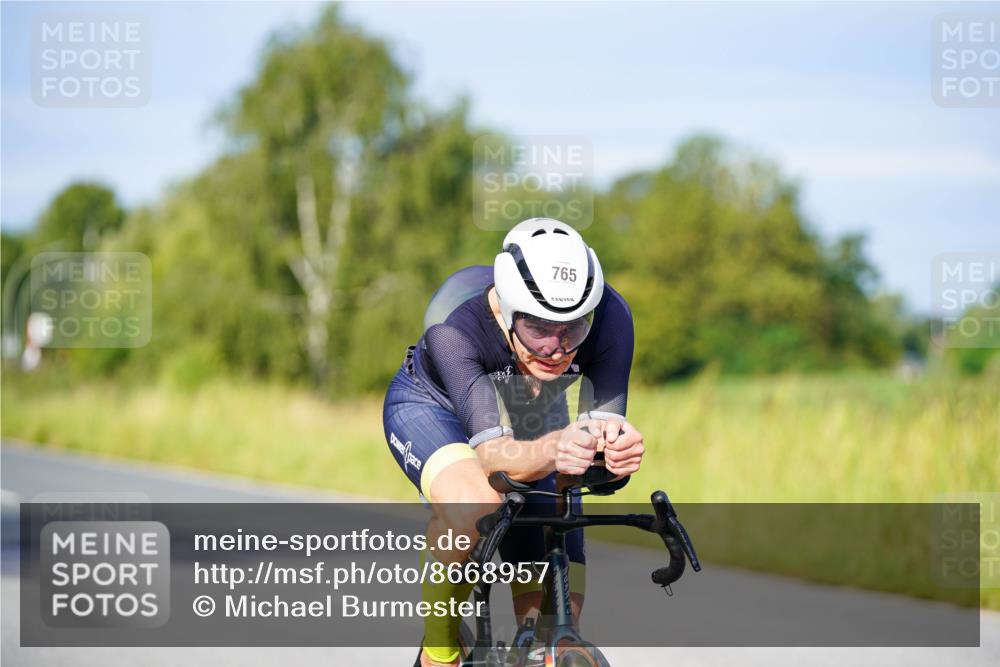 31.08.2025 - Elbe Triathlon Hamburg Michael Burmester http://msf.ph/oto/8668957 31.08.2025 09:50:03 Radfahren 504, 824, 863 meine-sportfotos.de