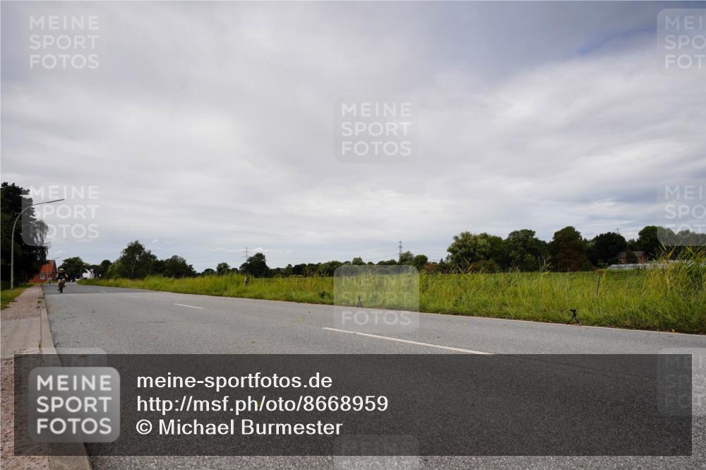 31.08.2025 - Elbe Triathlon Hamburg Michael Burmester http://msf.ph/oto/8668959 31.08.2025 12:39:18 Radfahren 1645 meine-sportfotos.de