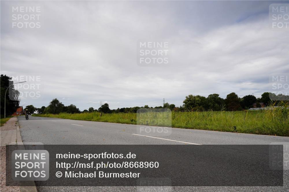 31.08.2025 - Elbe Triathlon Hamburg Michael Burmester http://msf.ph/oto/8668960 31.08.2025 12:39:19 Radfahren 1645 meine-sportfotos.de