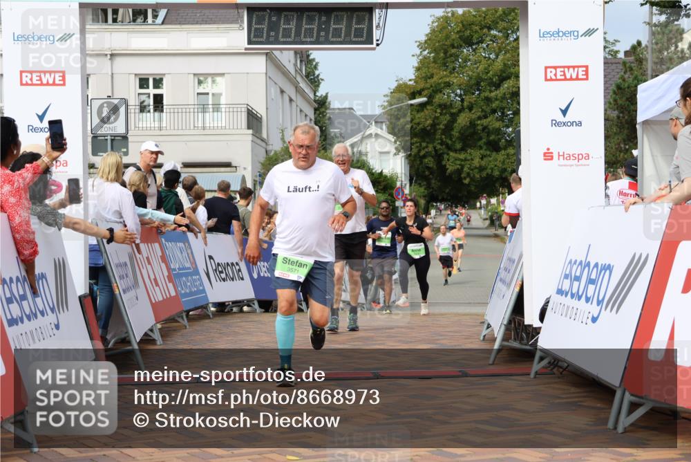 31.08.2025 - 21. Blankeneser Heldenlauf Strokosch-Dieckow http://msf.ph/oto/8668973 31.08.2025 11:13:52 Ziel 3571, 3370, 3360, 3209 meine-sportfotos.de