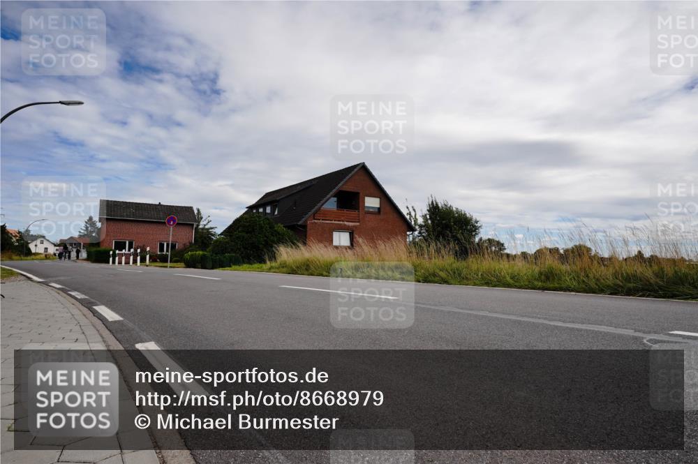 31.08.2025 - Elbe Triathlon Hamburg Michael Burmester http://msf.ph/oto/8668979 31.08.2025 13:23:30 Radfahren  meine-sportfotos.de