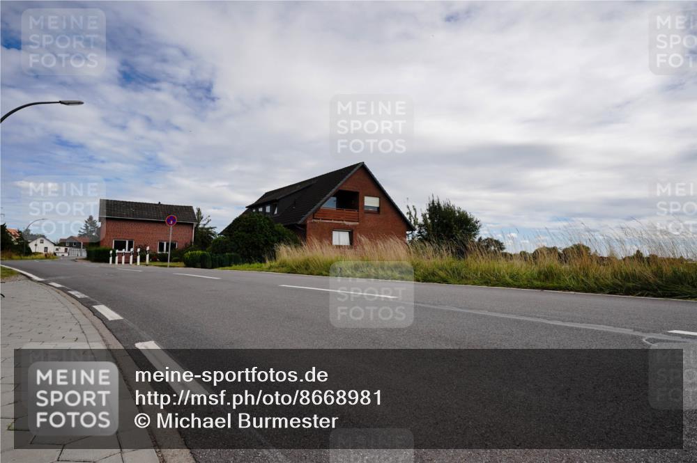 31.08.2025 - Elbe Triathlon Hamburg Michael Burmester http://msf.ph/oto/8668981 31.08.2025 13:24:12 Radfahren  meine-sportfotos.de