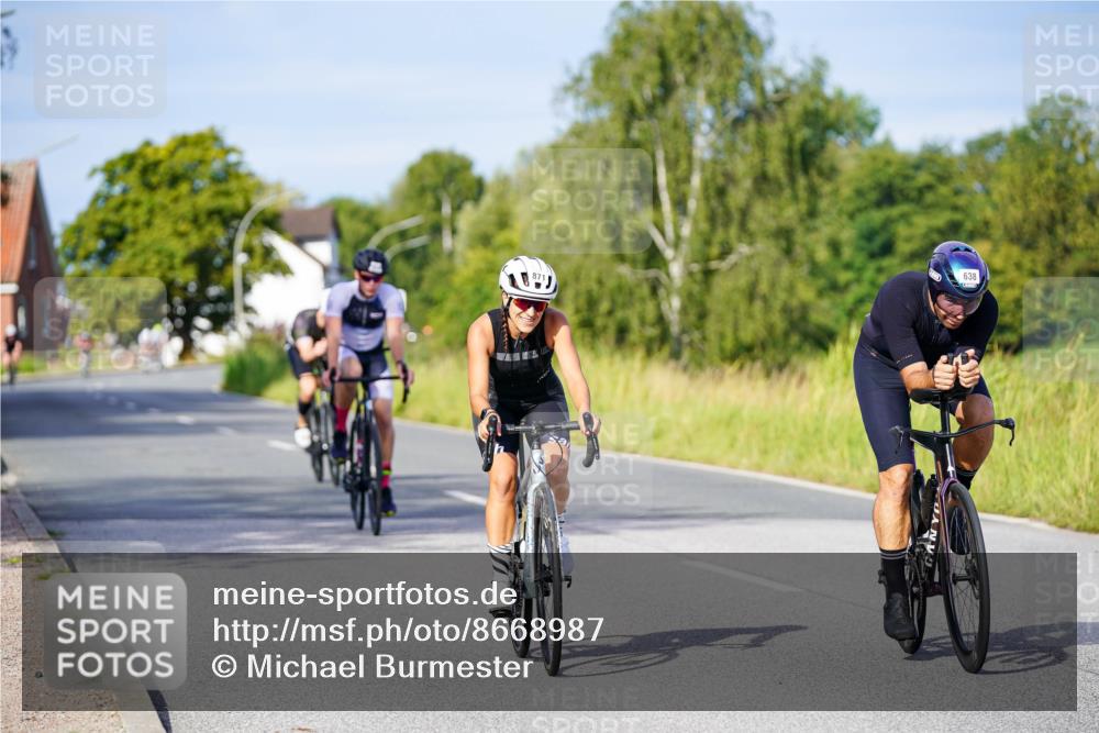 31.08.2025 - Elbe Triathlon Hamburg Michael Burmester http://msf.ph/oto/8668987 31.08.2025 09:50:10 Radfahren 638, 671, 824, 871, 926 meine-sportfotos.de