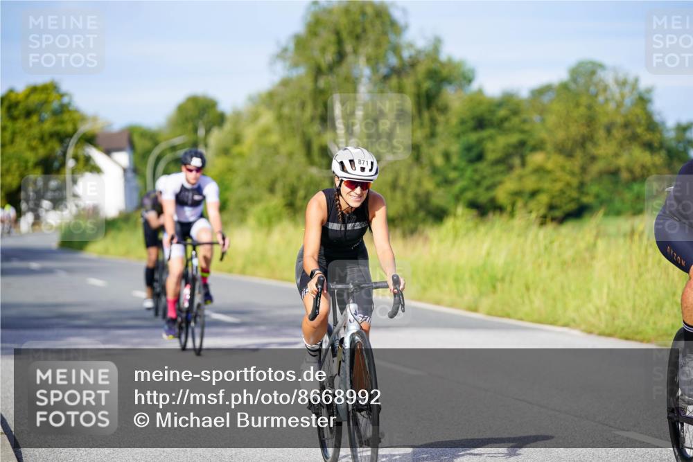 31.08.2025 - Elbe Triathlon Hamburg Michael Burmester http://msf.ph/oto/8668992 31.08.2025 09:50:11 Radfahren 638, 671, 824, 871, 926 meine-sportfotos.de