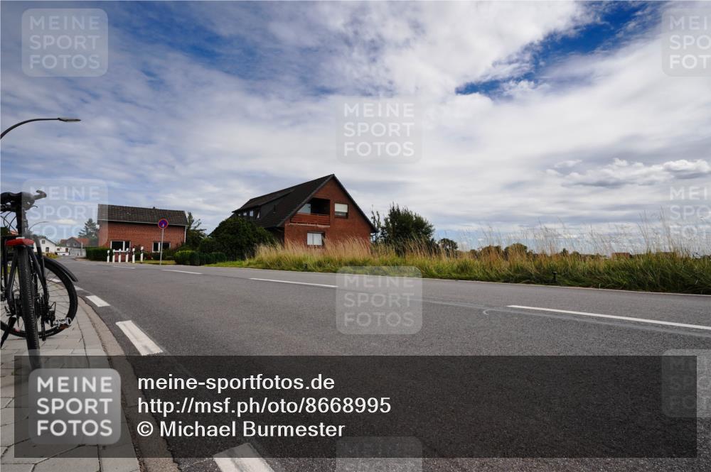 31.08.2025 - Elbe Triathlon Hamburg Michael Burmester http://msf.ph/oto/8668995 31.08.2025 13:29:48 Radfahren  meine-sportfotos.de