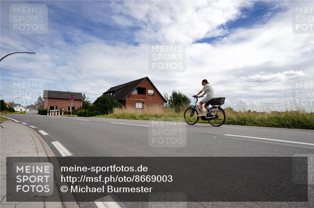31.08.2025 - Elbe Triathlon Hamburg Michael Burmester http://msf.ph/oto/8669003 31.08.2025 13:30:36 Radfahren  meine-sportfotos.de