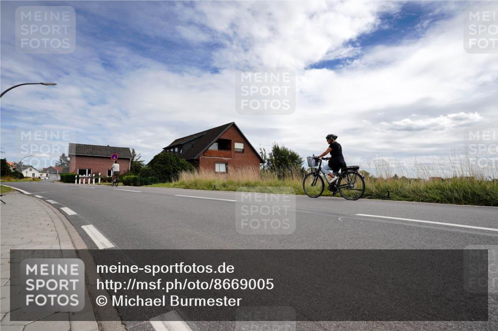 31.08.2025 - Elbe Triathlon Hamburg Michael Burmester http://msf.ph/oto/8669005 31.08.2025 13:30:40 Radfahren  meine-sportfotos.de