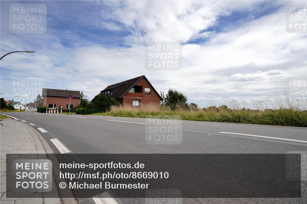 31.08.2025 - Elbe Triathlon Hamburg Michael Burmester http://msf.ph/oto/8669010 31.08.2025 13:31:33 Radfahren  meine-sportfotos.de