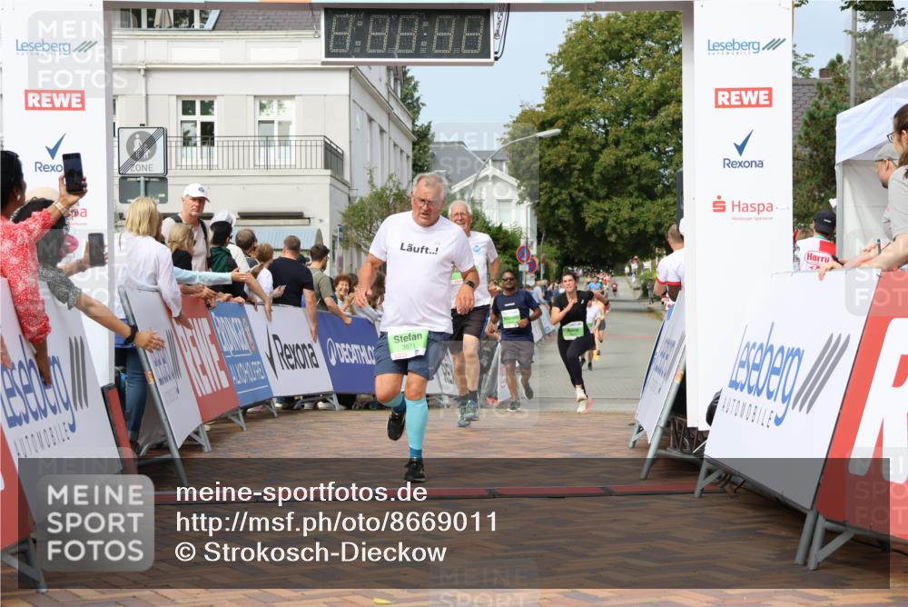 31.08.2025 - 21. Blankeneser Heldenlauf Strokosch-Dieckow http://msf.ph/oto/8669011 31.08.2025 11:13:51 Ziel 3571, 3370, 3360, 3209 meine-sportfotos.de