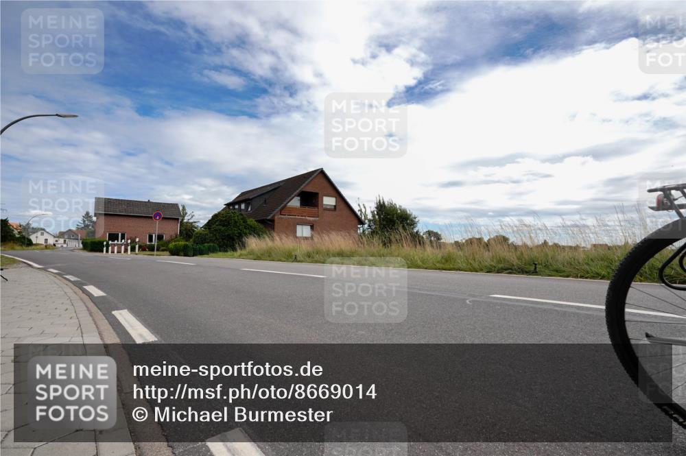 31.08.2025 - Elbe Triathlon Hamburg Michael Burmester http://msf.ph/oto/8669014 31.08.2025 13:33:08 Radfahren  meine-sportfotos.de