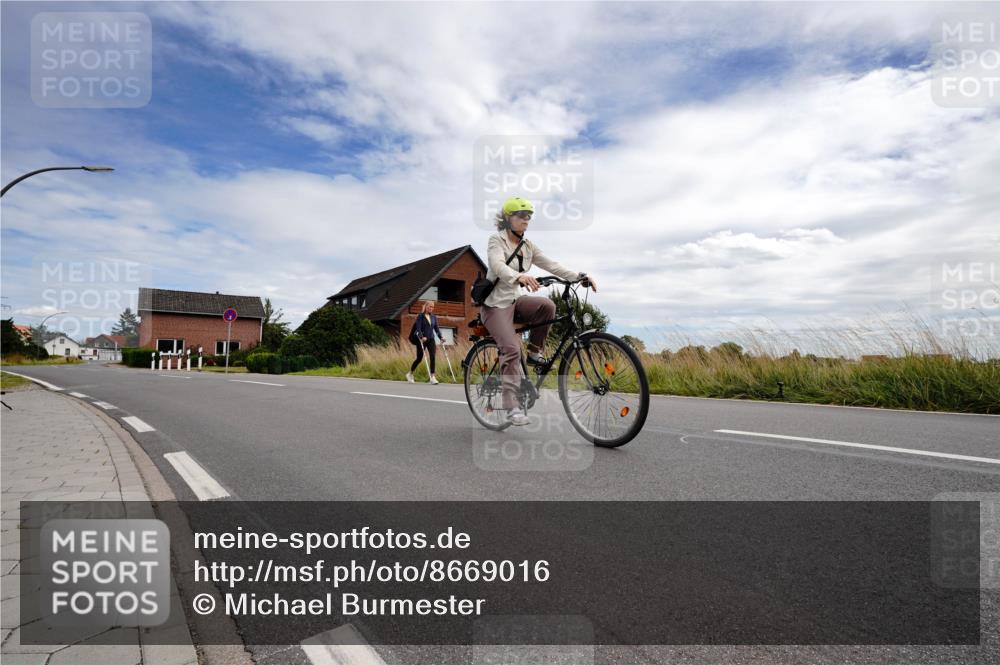 31.08.2025 - Elbe Triathlon Hamburg Michael Burmester http://msf.ph/oto/8669016 31.08.2025 13:34:01 Radfahren  meine-sportfotos.de