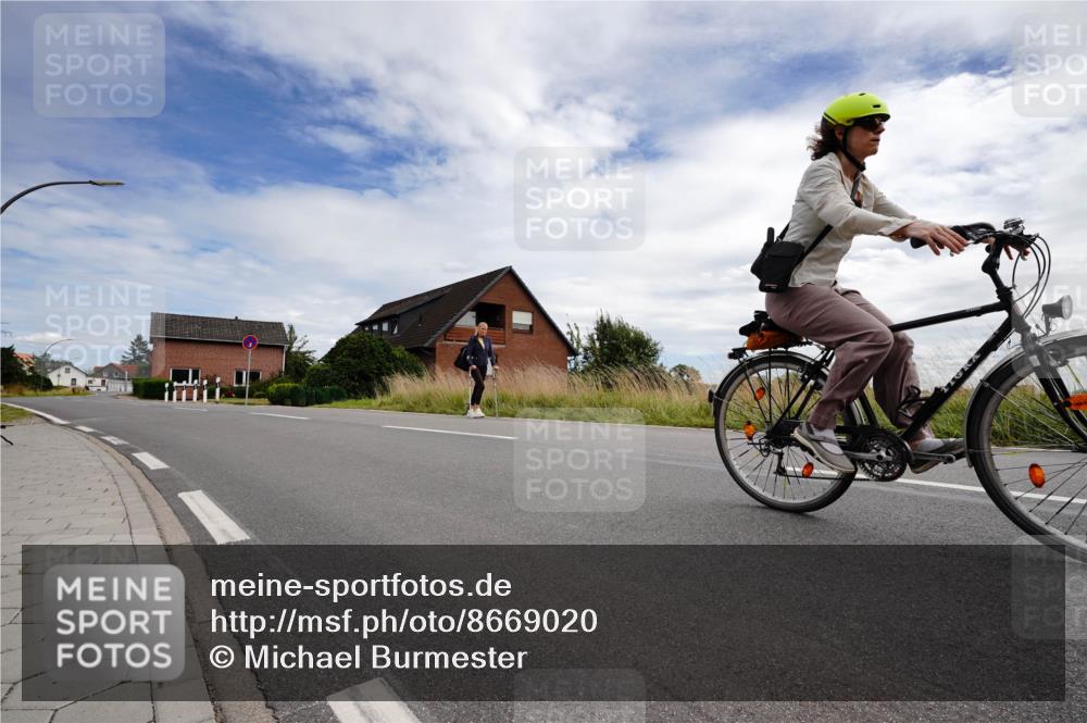 31.08.2025 - Elbe Triathlon Hamburg Michael Burmester http://msf.ph/oto/8669020 31.08.2025 13:34:02 Radfahren  meine-sportfotos.de