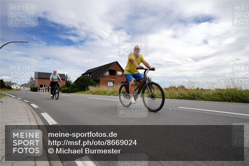 31.08.2025 - Elbe Triathlon Hamburg Michael Burmester http://msf.ph/oto/8669024 31.08.2025 13:35:51 Radfahren  meine-sportfotos.de