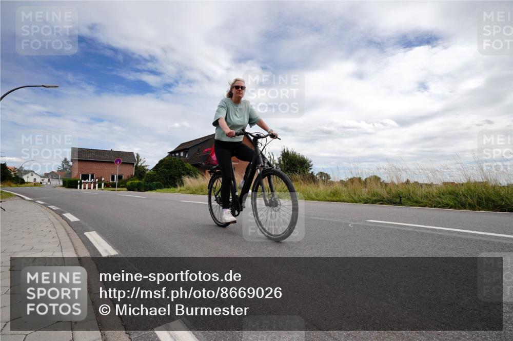 31.08.2025 - Elbe Triathlon Hamburg Michael Burmester http://msf.ph/oto/8669026 31.08.2025 13:35:52 Radfahren  meine-sportfotos.de