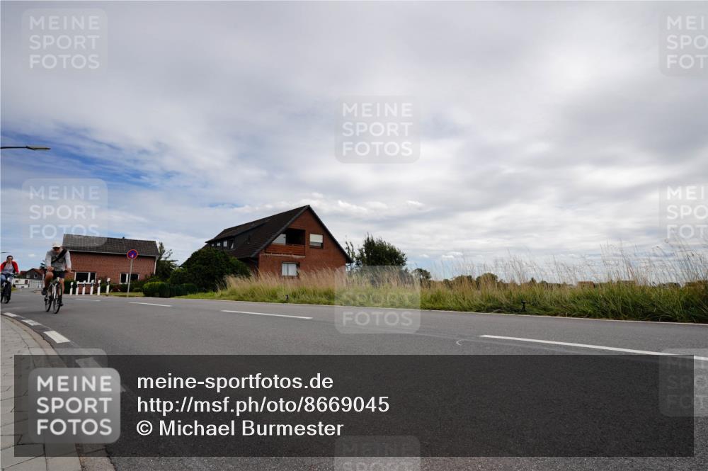 31.08.2025 - Elbe Triathlon Hamburg Michael Burmester http://msf.ph/oto/8669045 31.08.2025 13:40:22 Radfahren  meine-sportfotos.de