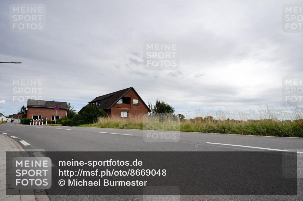 31.08.2025 - Elbe Triathlon Hamburg Michael Burmester http://msf.ph/oto/8669048 31.08.2025 14:05:17 Radfahren  meine-sportfotos.de