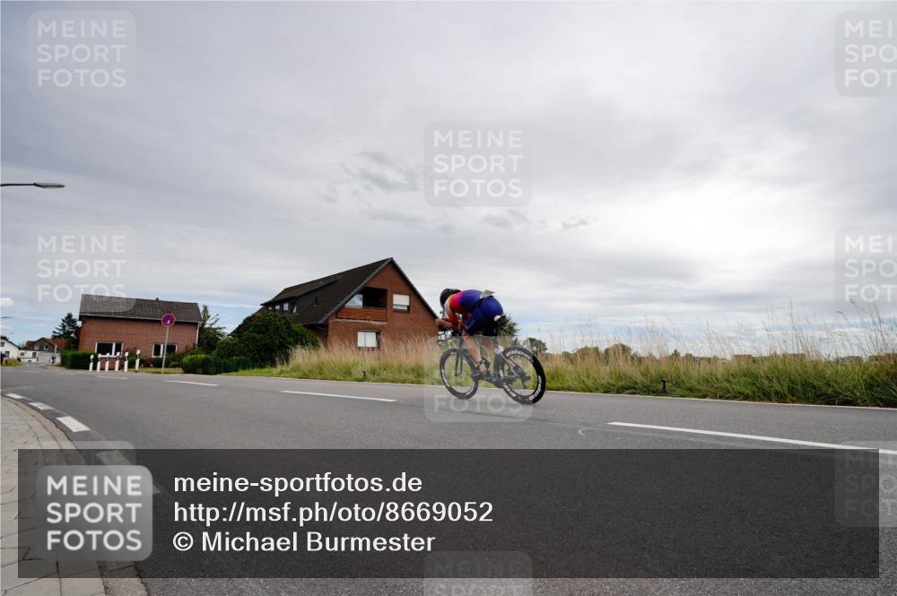 31.08.2025 - Elbe Triathlon Hamburg Michael Burmester http://msf.ph/oto/8669052 31.08.2025 14:05:37 Radfahren 160 meine-sportfotos.de
