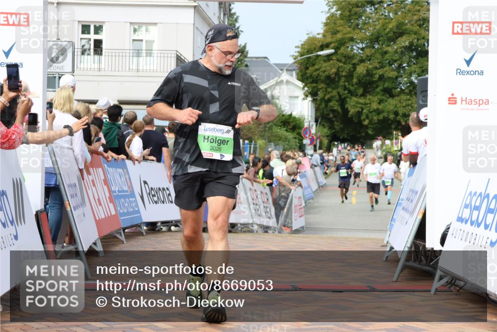 31.08.2025 - 21. Blankeneser Heldenlauf Strokosch-Dieckow http://msf.ph/oto/8669053 31.08.2025 11:13:43 Ziel 3127, 3126, 3026 meine-sportfotos.de