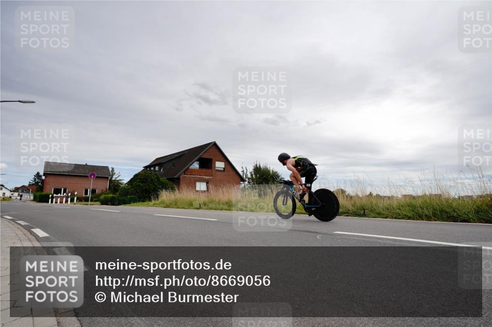 31.08.2025 - Elbe Triathlon Hamburg Michael Burmester http://msf.ph/oto/8669056 31.08.2025 14:05:42 Radfahren  meine-sportfotos.de