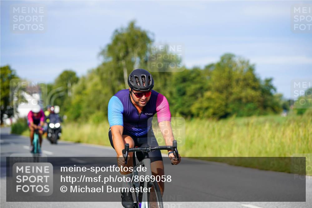 31.08.2025 - Elbe Triathlon Hamburg Michael Burmester http://msf.ph/oto/8669058 31.08.2025 09:50:36 Radfahren 250, 502, 612, 728, 766 meine-sportfotos.de