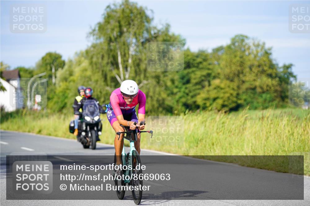 31.08.2025 - Elbe Triathlon Hamburg Michael Burmester http://msf.ph/oto/8669063 31.08.2025 09:50:38 Radfahren 250, 612, 728, 766, 907 meine-sportfotos.de