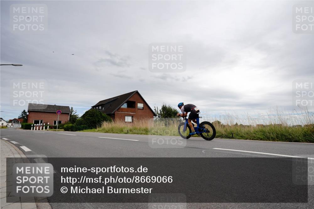 31.08.2025 - Elbe Triathlon Hamburg Michael Burmester http://msf.ph/oto/8669066 31.08.2025 14:06:33 Radfahren  meine-sportfotos.de