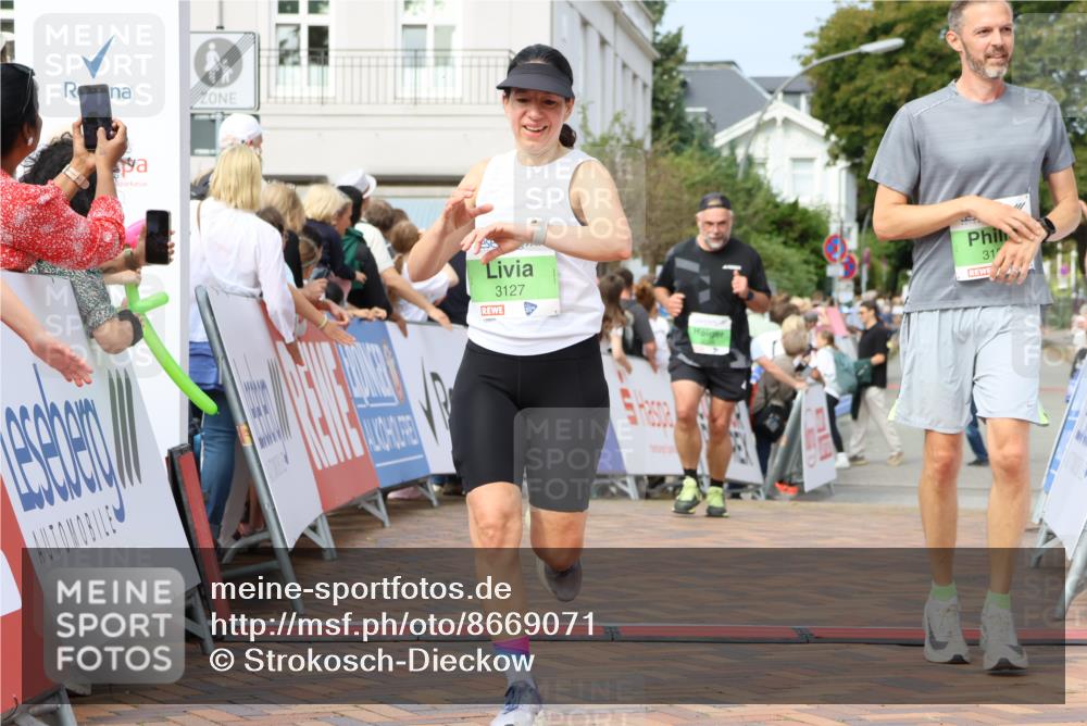 31.08.2025 - 21. Blankeneser Heldenlauf Strokosch-Dieckow http://msf.ph/oto/8669071 31.08.2025 11:13:40 Ziel 3127, 3126, 3026 meine-sportfotos.de
