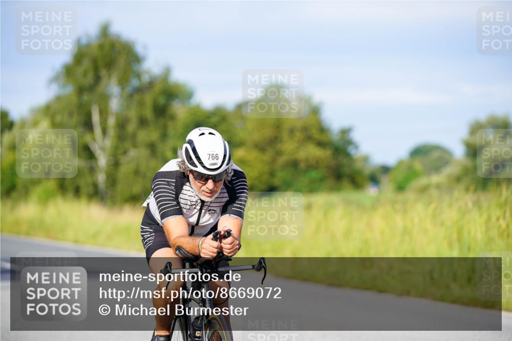 31.08.2025 - Elbe Triathlon Hamburg Michael Burmester http://msf.ph/oto/8669072 31.08.2025 09:50:40 Radfahren 250, 728, 766, 907 meine-sportfotos.de