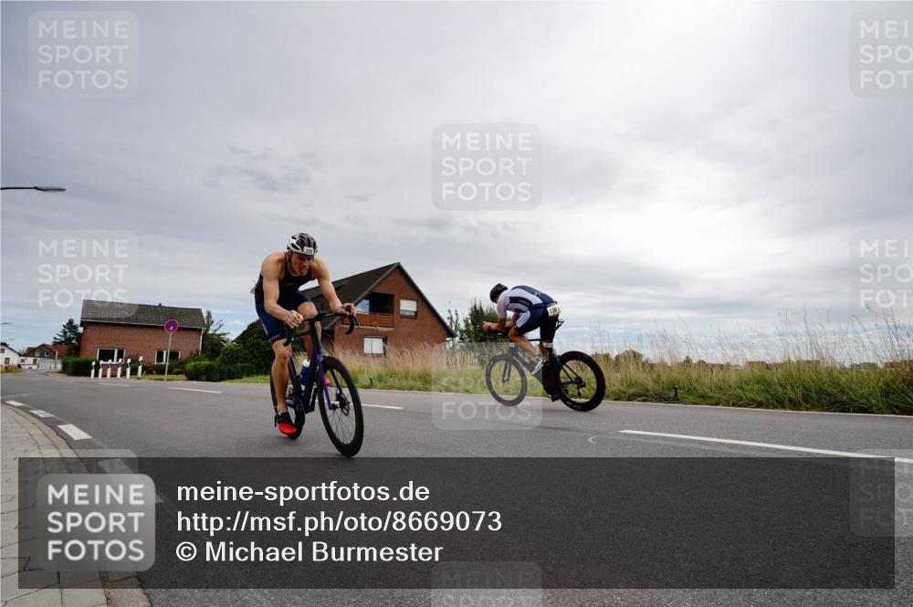 31.08.2025 - Elbe Triathlon Hamburg Michael Burmester http://msf.ph/oto/8669073 31.08.2025 14:07:31 Radfahren  meine-sportfotos.de