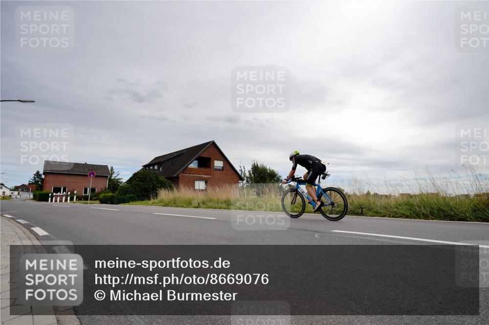 31.08.2025 - Elbe Triathlon Hamburg Michael Burmester http://msf.ph/oto/8669076 31.08.2025 14:07:39 Radfahren  meine-sportfotos.de