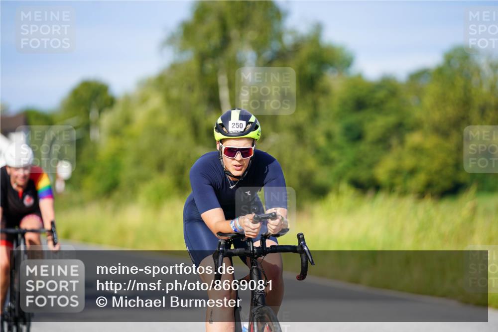 31.08.2025 - Elbe Triathlon Hamburg Michael Burmester http://msf.ph/oto/8669081 31.08.2025 09:50:43 Radfahren 250, 470, 730, 735, 766, 832, 861, 907 meine-sportfotos.de