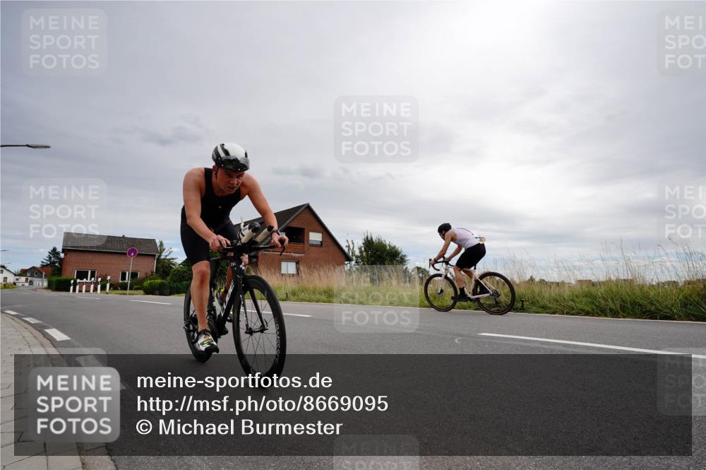 31.08.2025 - Elbe Triathlon Hamburg Michael Burmester http://msf.ph/oto/8669095 31.08.2025 14:08:24 Radfahren  meine-sportfotos.de