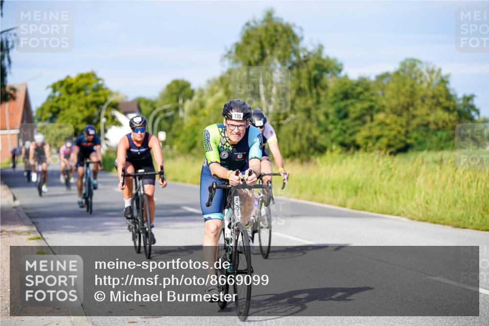 31.08.2025 - Elbe Triathlon Hamburg Michael Burmester http://msf.ph/oto/8669099 31.08.2025 09:50:49 Radfahren 397, 470, 596, 689, 730, 735, 812, 832, 861, 918 meine-sportfotos.de