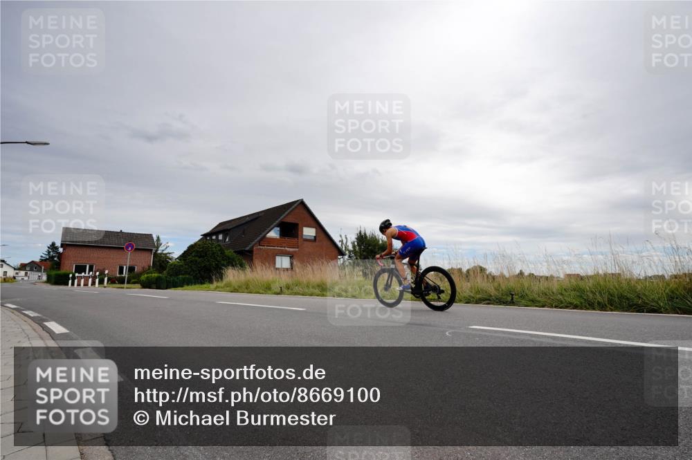 31.08.2025 - Elbe Triathlon Hamburg Michael Burmester http://msf.ph/oto/8669100 31.08.2025 14:08:36 Radfahren 122 meine-sportfotos.de