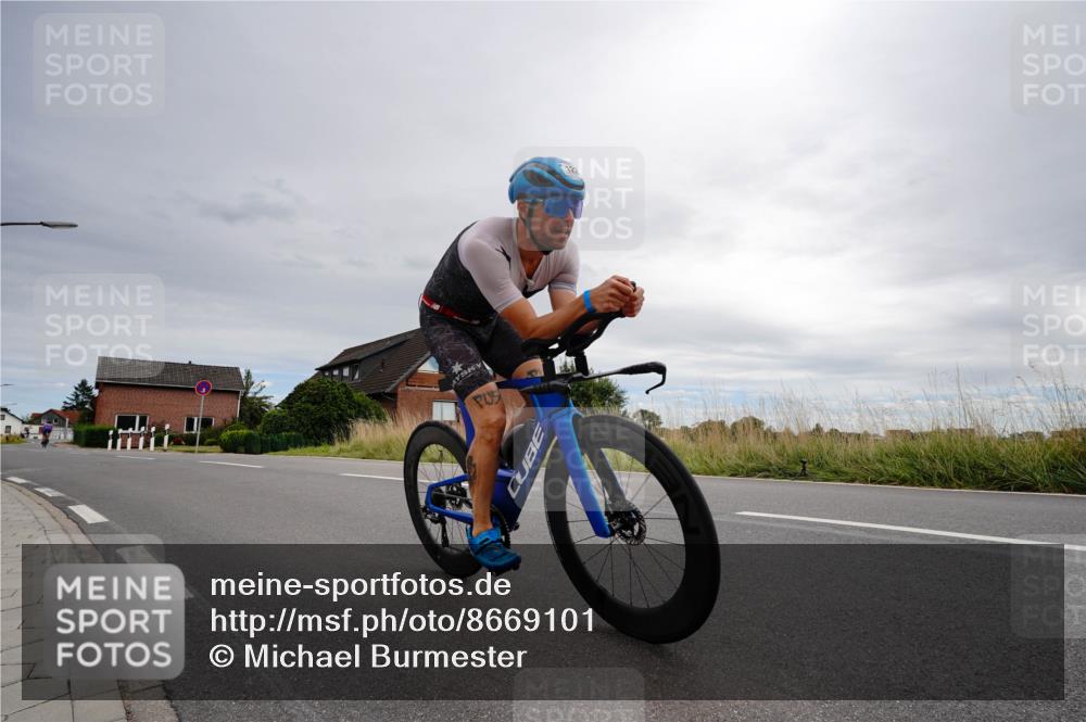 31.08.2025 - Elbe Triathlon Hamburg Michael Burmester http://msf.ph/oto/8669101 31.08.2025 14:08:39 Radfahren 122 meine-sportfotos.de