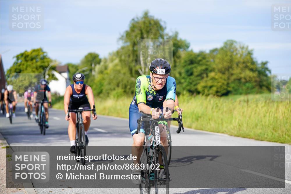 31.08.2025 - Elbe Triathlon Hamburg Michael Burmester http://msf.ph/oto/8669102 31.08.2025 09:50:49 Radfahren 397, 470, 596, 689, 730, 735, 812, 832, 861, 918 meine-sportfotos.de