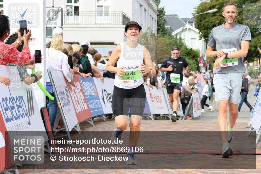 31.08.2025 - 21. Blankeneser Heldenlauf Strokosch-Dieckow http://msf.ph/oto/8669106 31.08.2025 11:13:40 Ziel 3127, 3126, 3026 meine-sportfotos.de