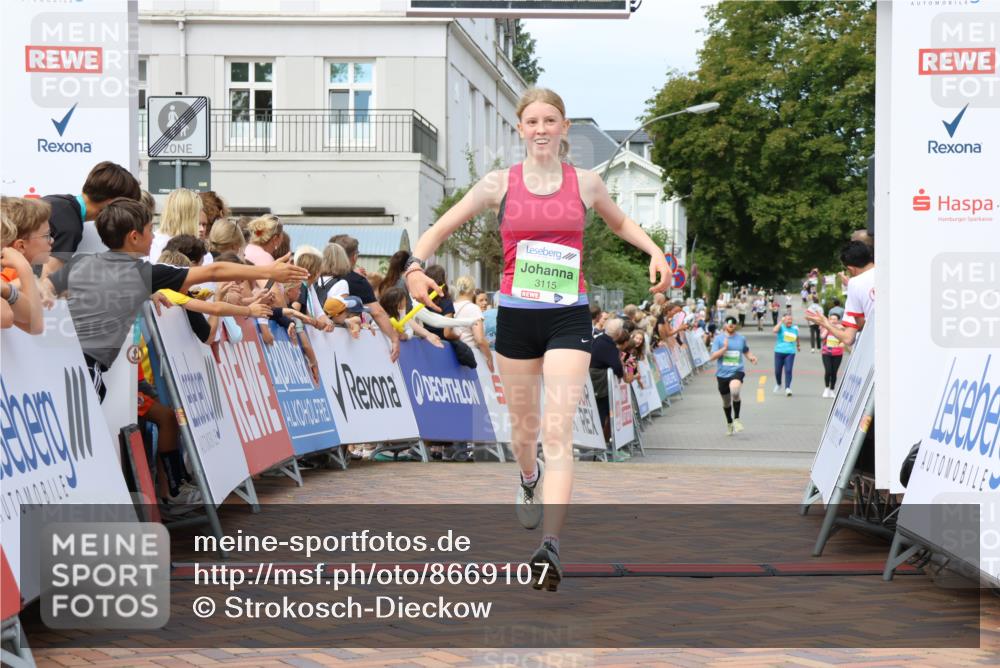 31.08.2025 - 21. Blankeneser Heldenlauf Strokosch-Dieckow http://msf.ph/oto/8669107 31.08.2025 10:55:49 Ziel 3115, 3694 meine-sportfotos.de