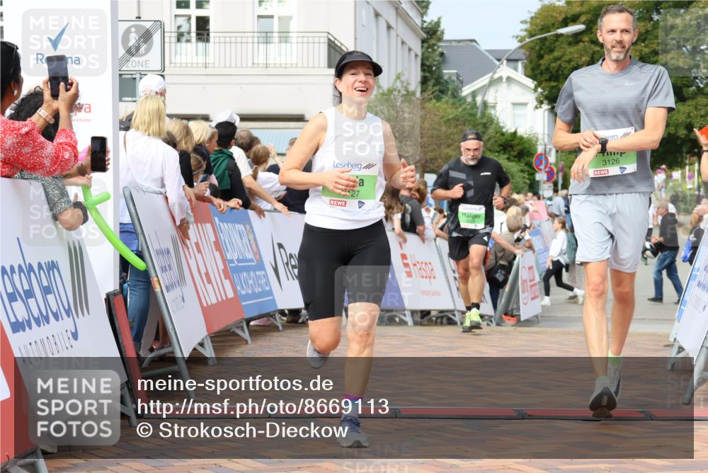 31.08.2025 - 21. Blankeneser Heldenlauf Strokosch-Dieckow http://msf.ph/oto/8669113 31.08.2025 11:13:40 Ziel 3127, 3126, 3026 meine-sportfotos.de